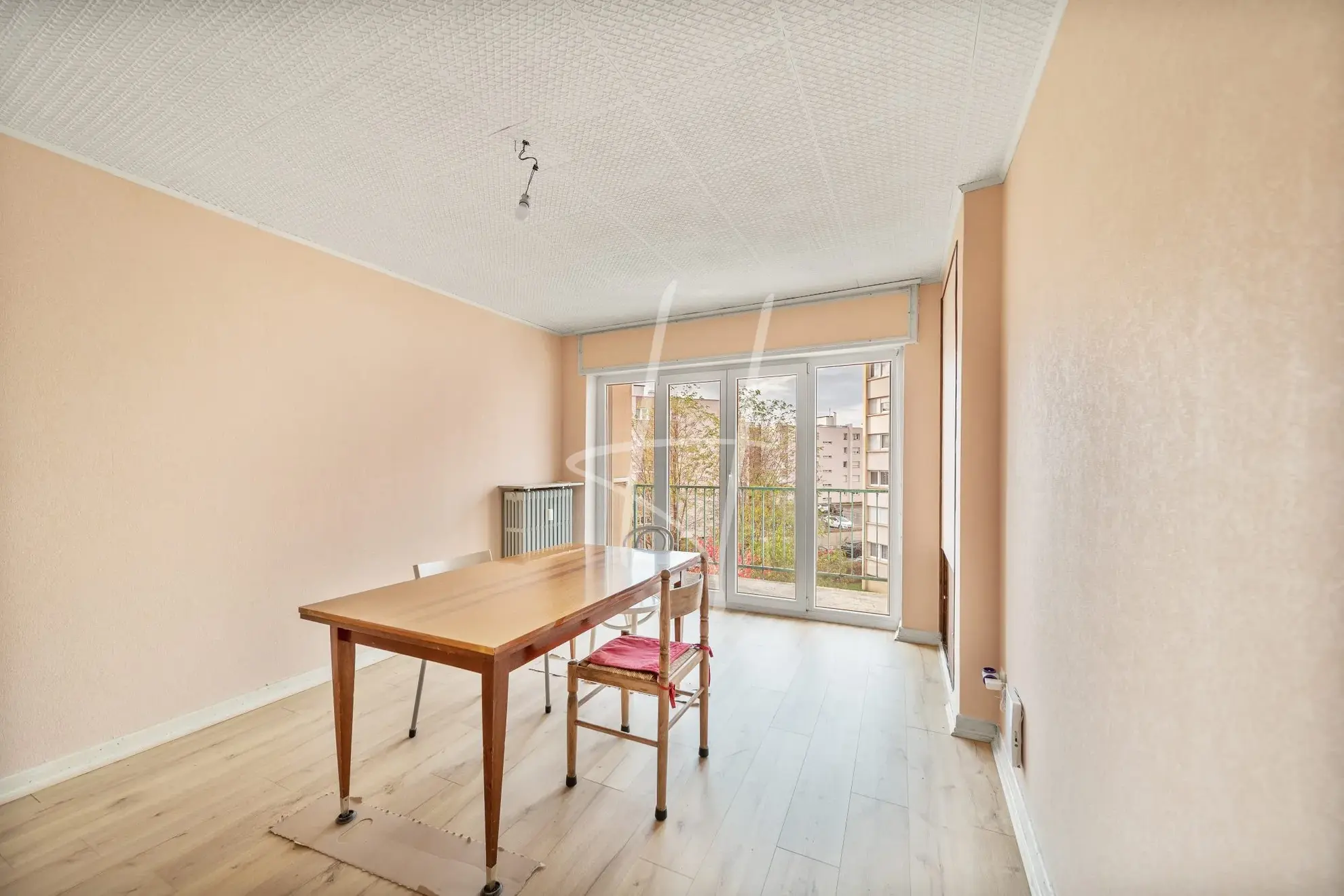 Appartement T4 à Metz, 70 m², proche gare, avec balcon et cave 