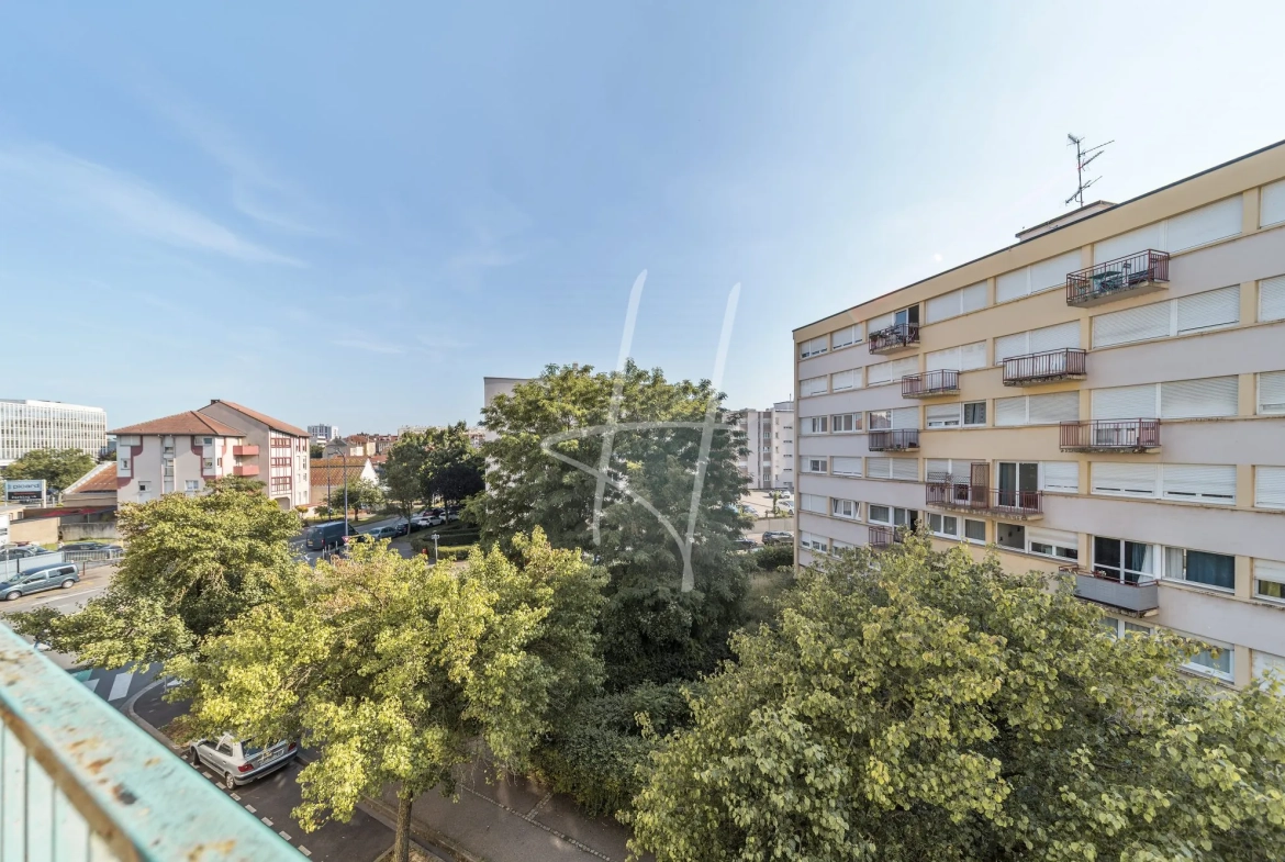 Appartement T4 à Metz, 70 m², proche gare, avec balcon et cave 