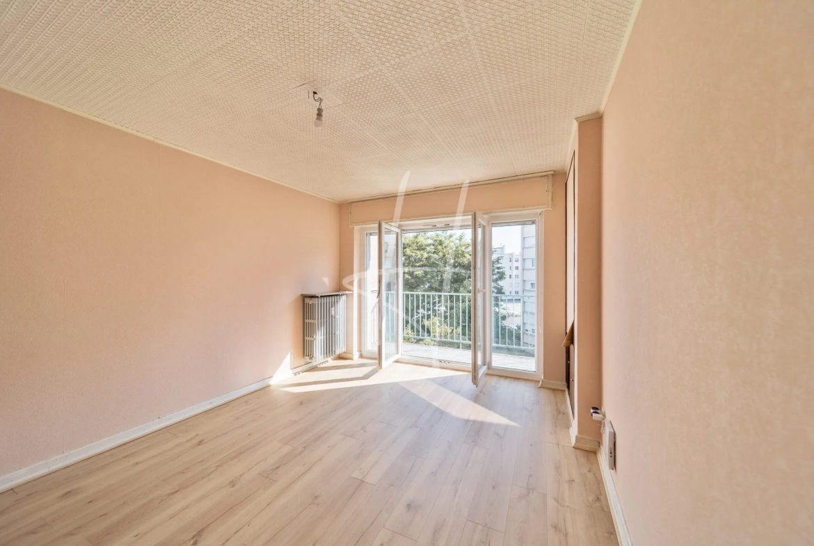 Appartement T4 à Metz, 70 m², proche gare, avec balcon et cave 