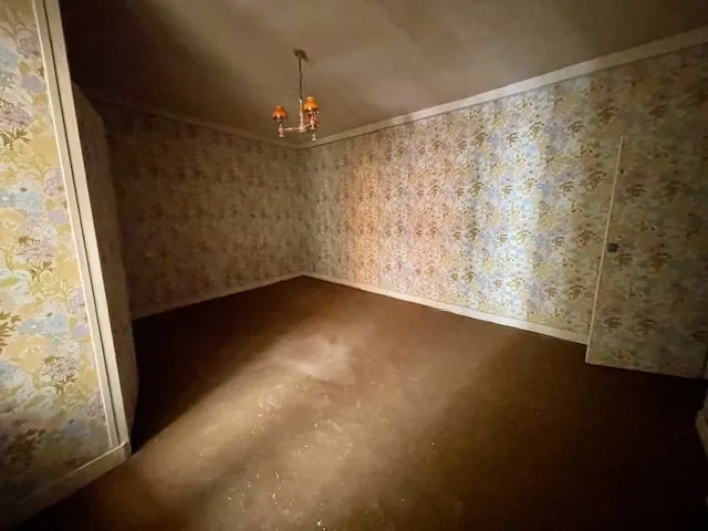 Maison vigneronne à rénover avec grand potentiel à Roujan 