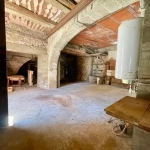 Maison vigneronne à rénover avec grand potentiel à Roujan