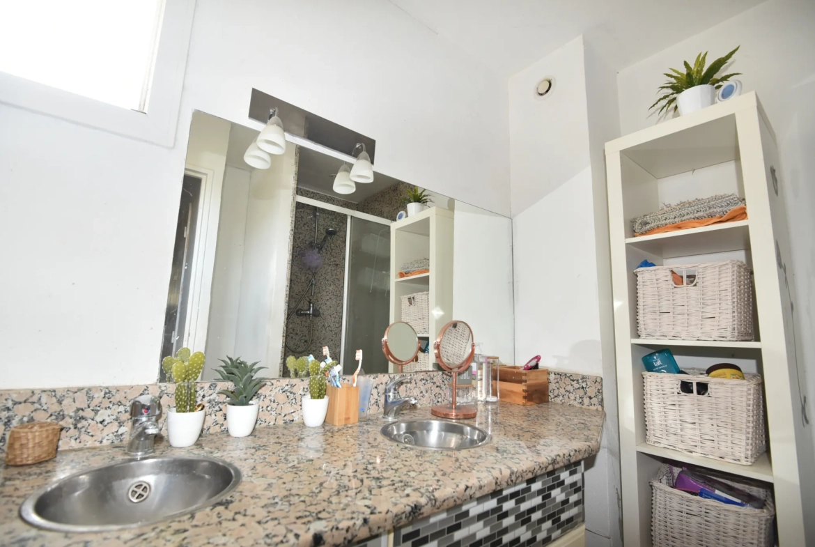 Maison T4 de 85 m² avec garage, patio et terrasse à Rieumes 
