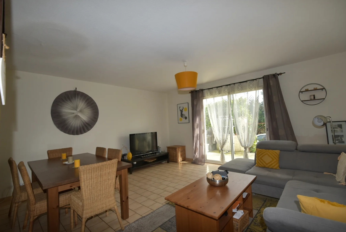 Maison T4 de 85 m² avec garage, patio et terrasse à Rieumes 