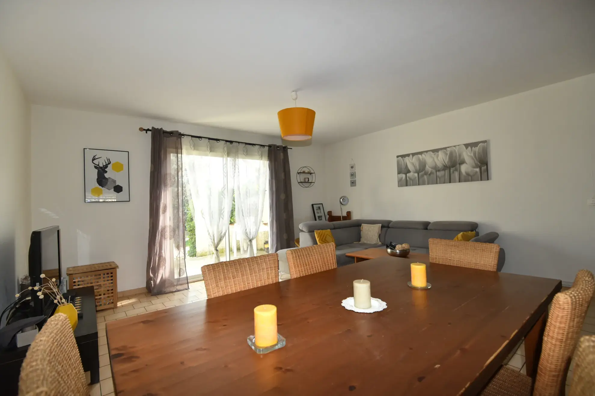 Maison T4 de 85 m² avec garage, patio et terrasse à Rieumes 