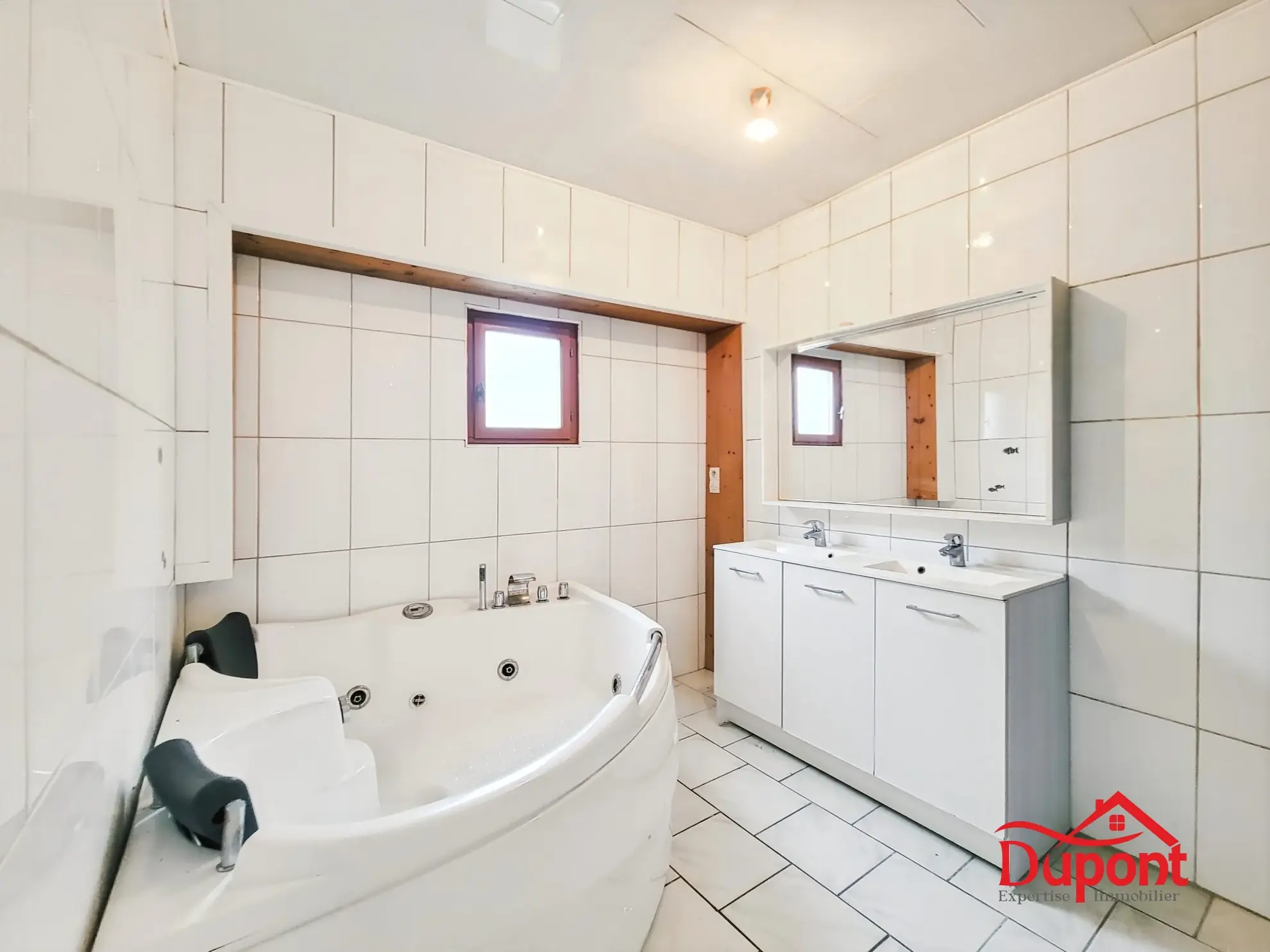Maison mitoyenne lumineuse avec 3 chambres à Saint-Python 