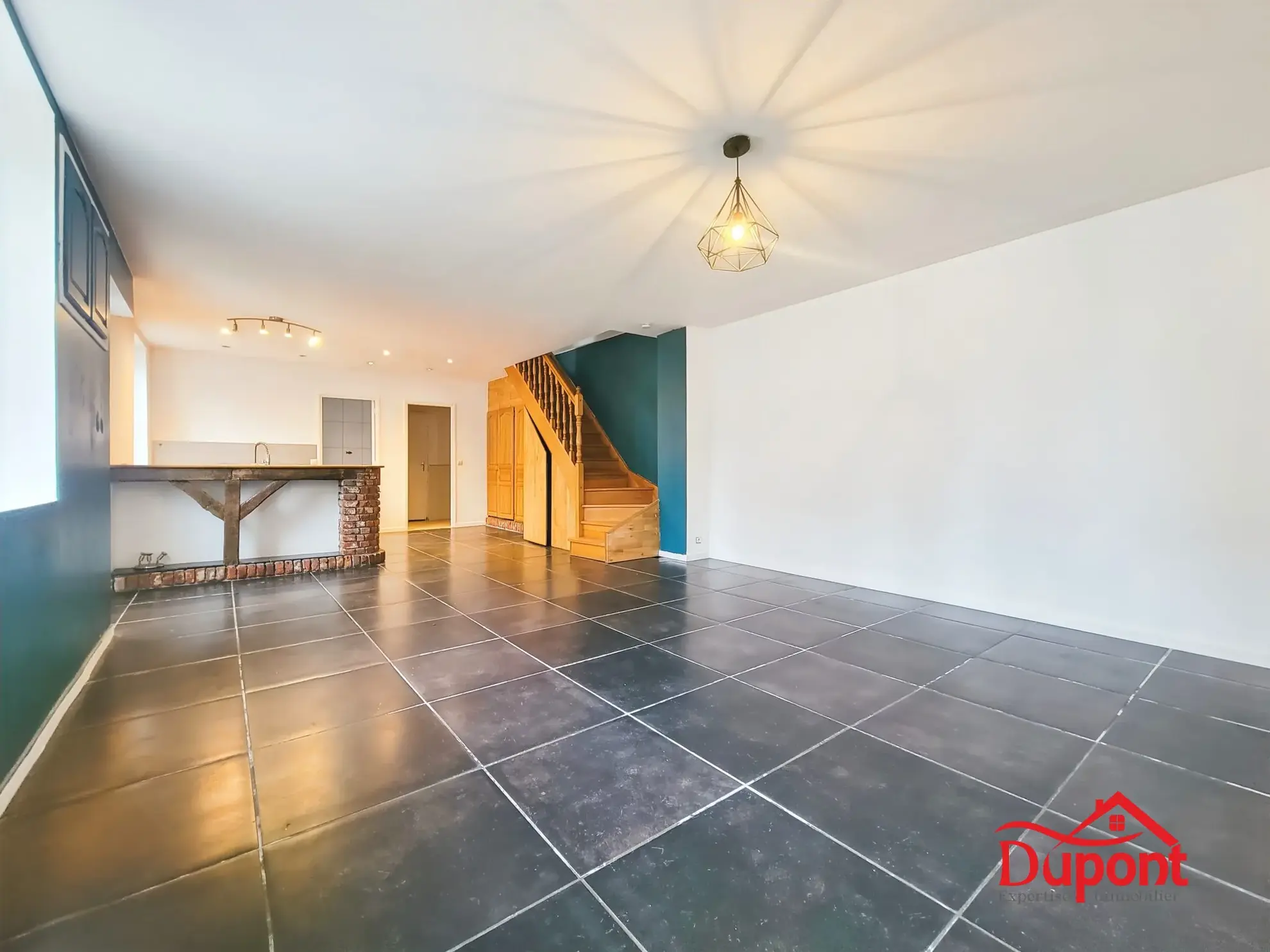Maison mitoyenne lumineuse avec 3 chambres à Saint-Python 