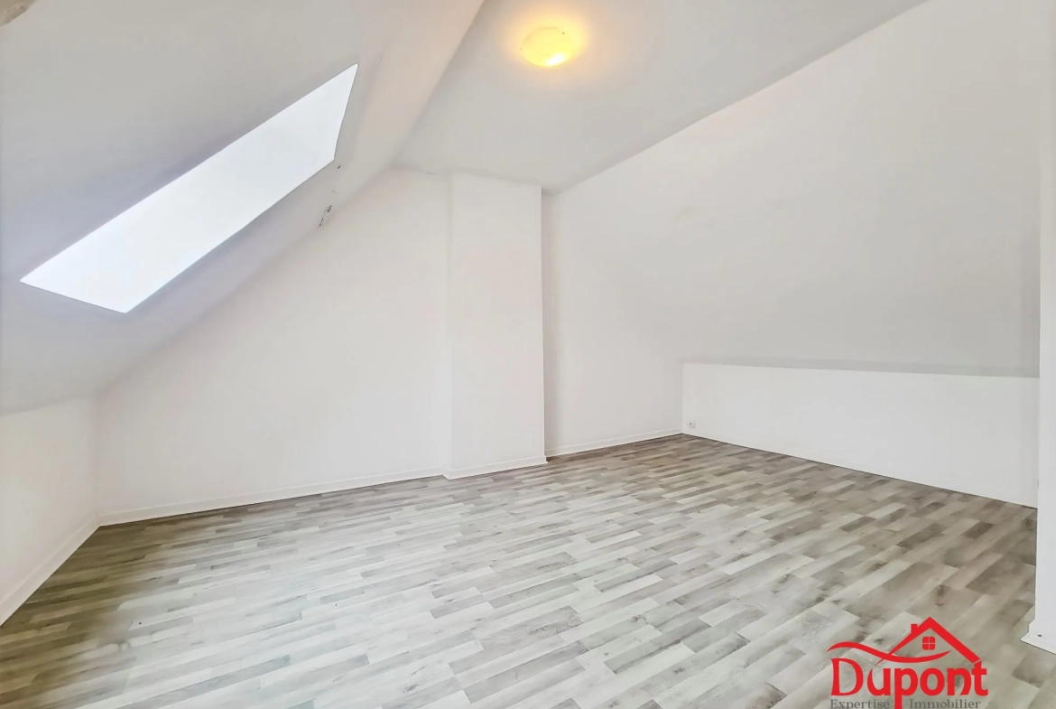 Maison mitoyenne lumineuse avec 3 chambres à Saint-Python 