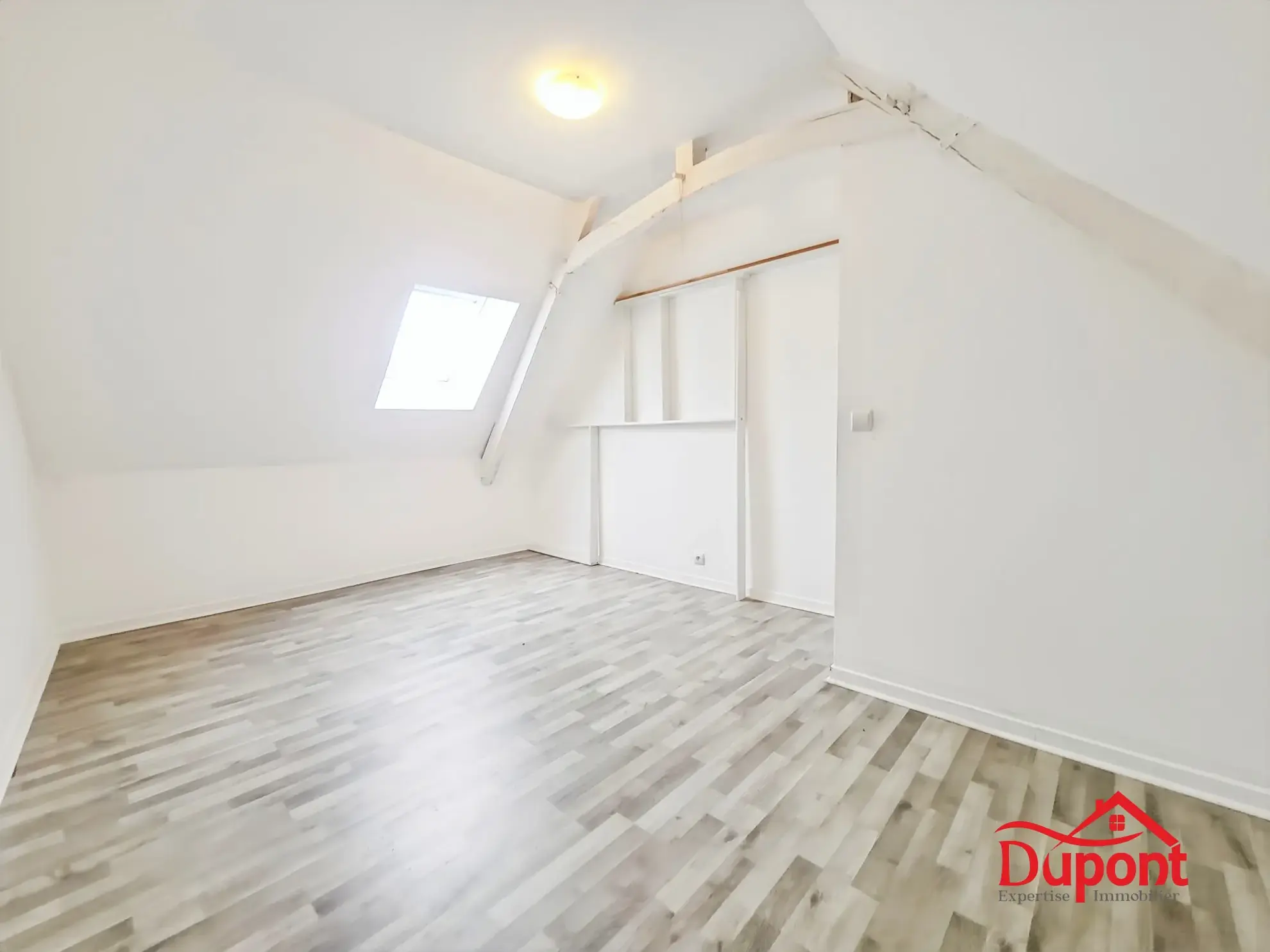Maison mitoyenne lumineuse avec 3 chambres à Saint-Python 