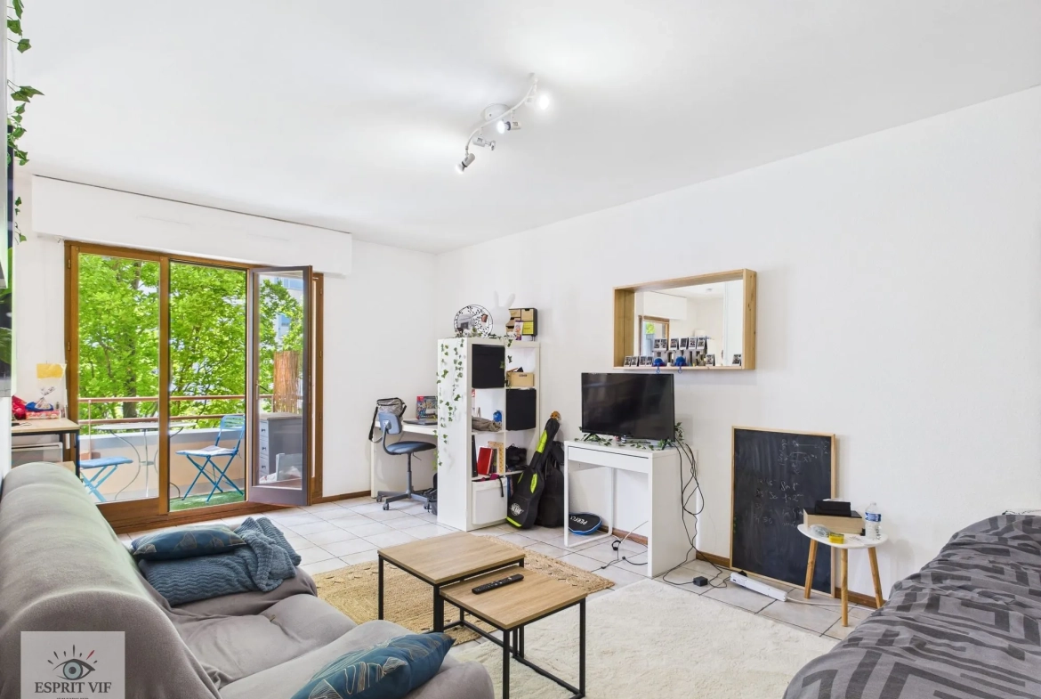 Charmant studio avec balcon au centre de Nancy, proche gare et transports 