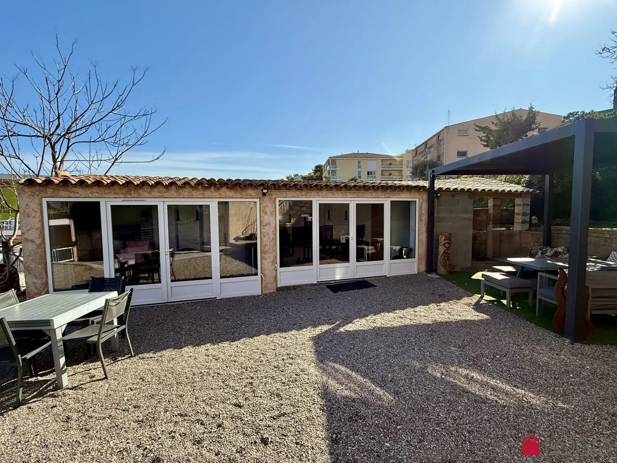 Fonds de commerce en bâtiment à vendre à Fréjus/Saint-Raphaël avec potentiel de développement 