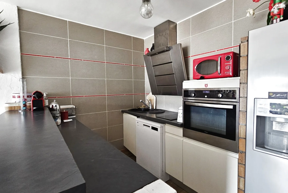 Superbe appartement duplex de 80 m² à Greolieres les Neiges, vue montagne et ski 
