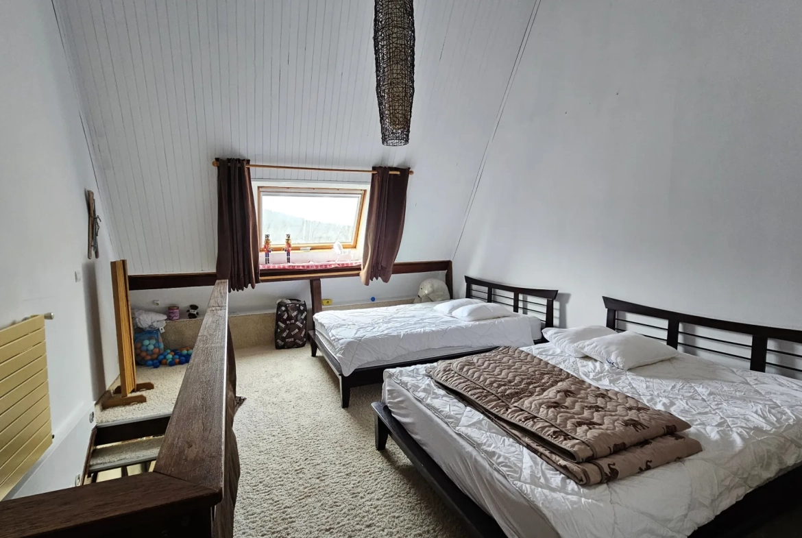 Superbe appartement duplex de 80 m² à Greolieres les Neiges, vue montagne et ski 