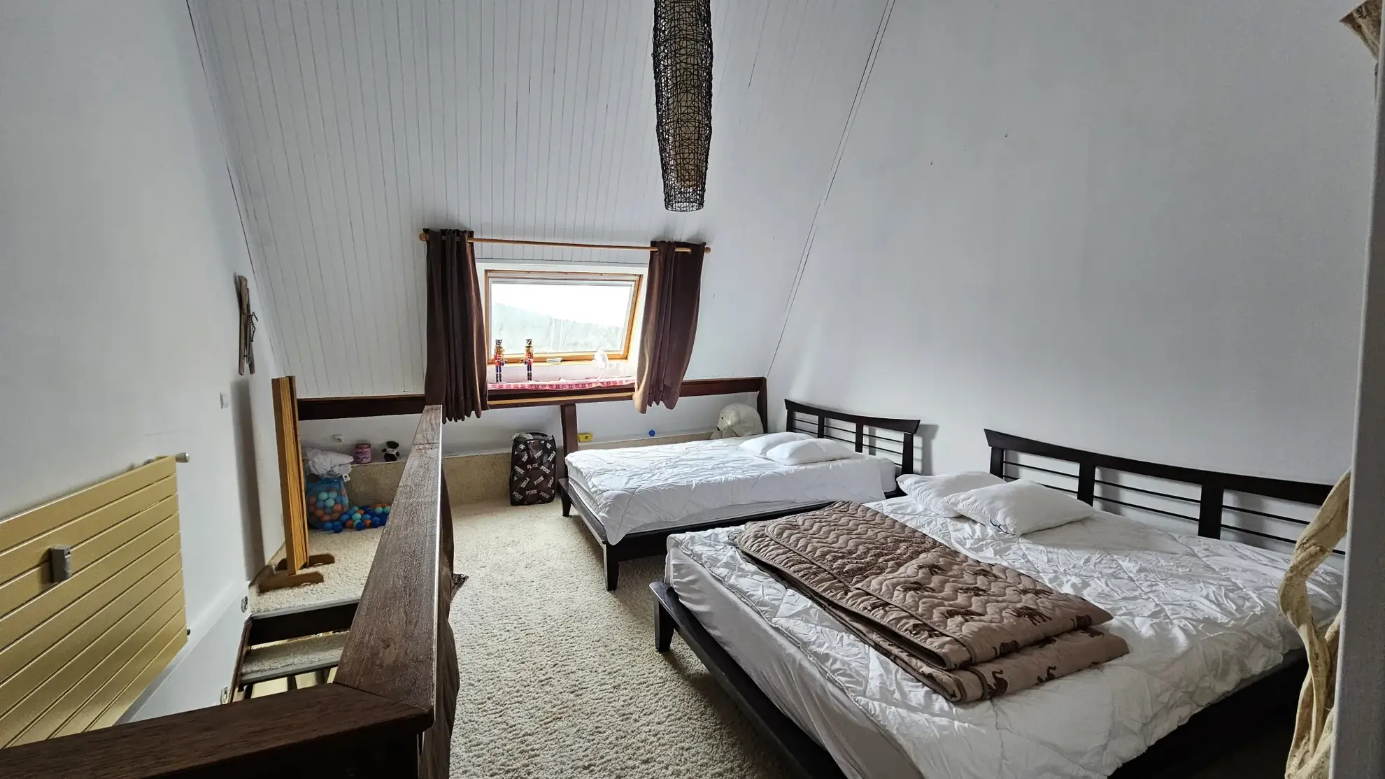 Superbe appartement duplex de 80 m² à Greolieres les Neiges, vue montagne et ski 