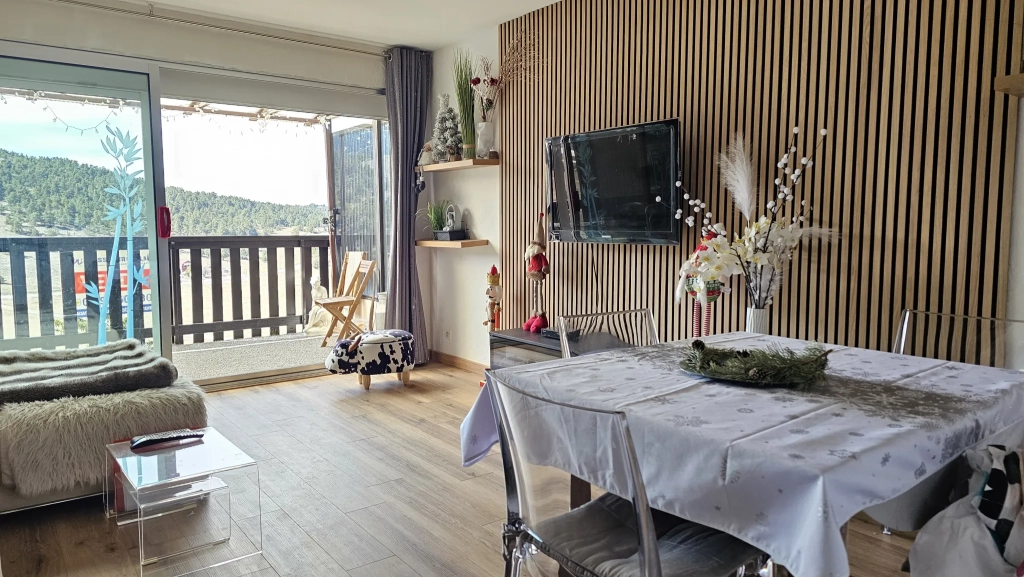 Superbe appartement duplex de 80 m² à Greolieres les Neiges, vue montagne et ski