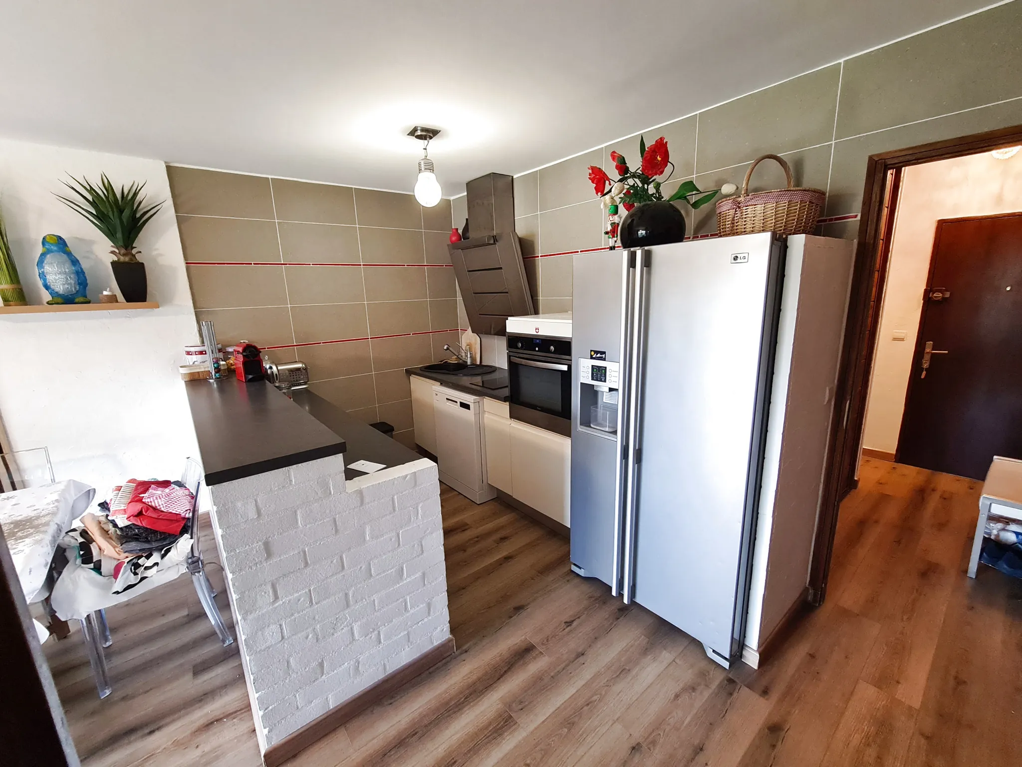 Superbe appartement duplex de 80 m² à Greolieres les Neiges, vue montagne et ski 