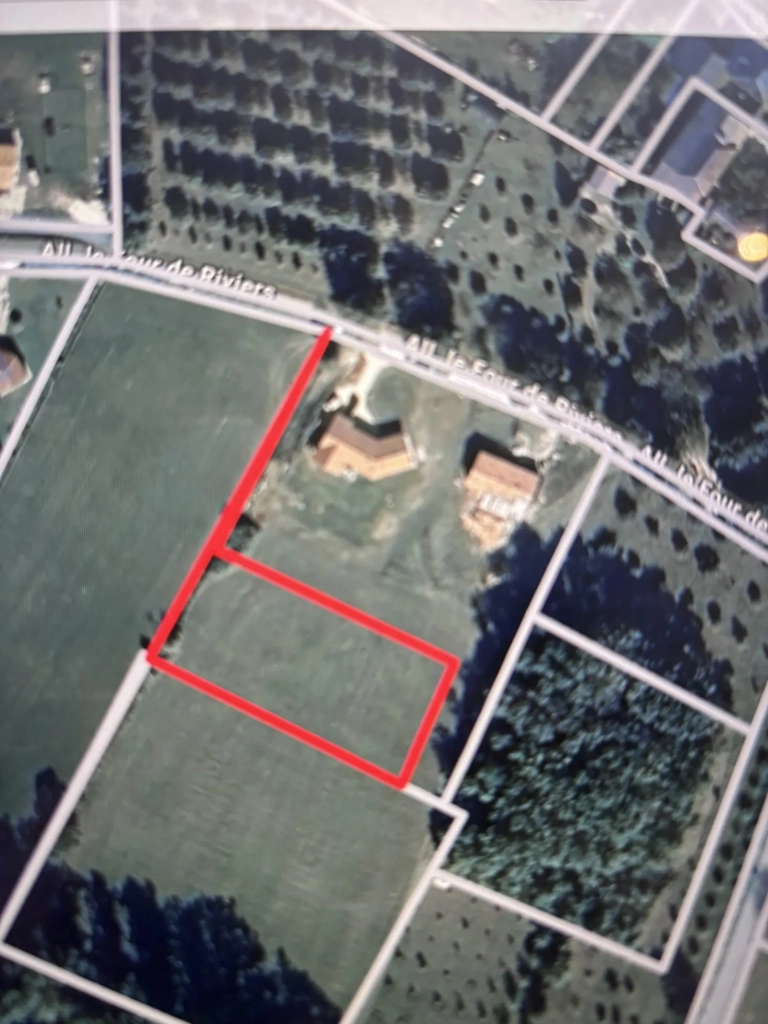 Terrain constructible à vendre à Négrondes, proximité Périgueux et Sorges