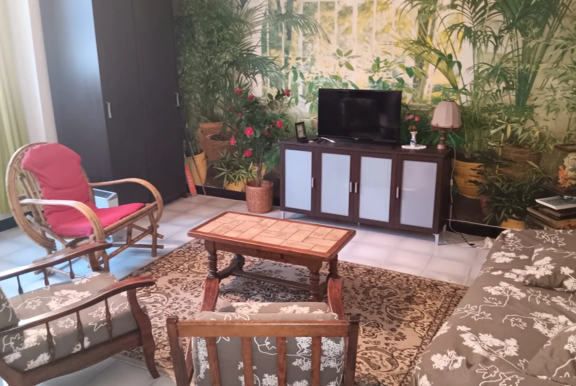 Appartement T2 à vendre à Saint-Béat-Lez avec vue montagne et proximité commerce 
