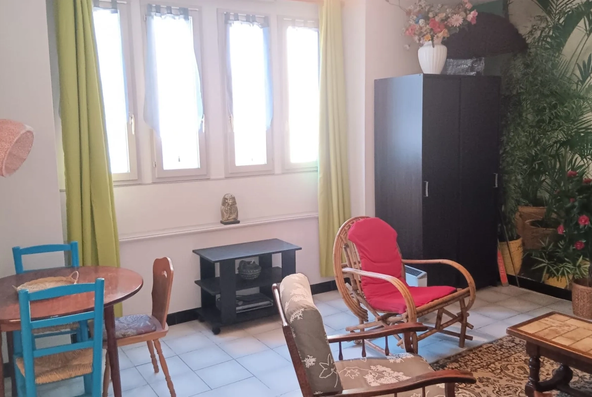 Appartement T2 à vendre à Saint-Béat-Lez avec vue montagne et proximité commerce 