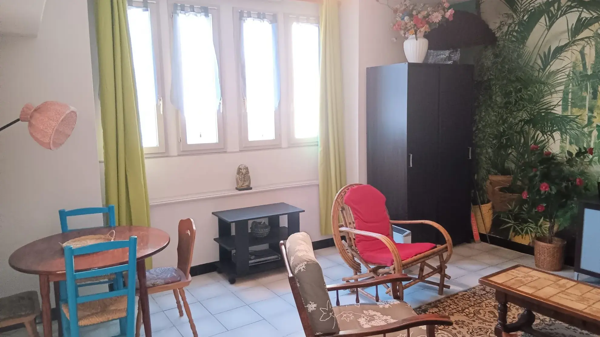 Appartement T2 à vendre à Saint-Béat-Lez avec vue montagne et proximité commerce 