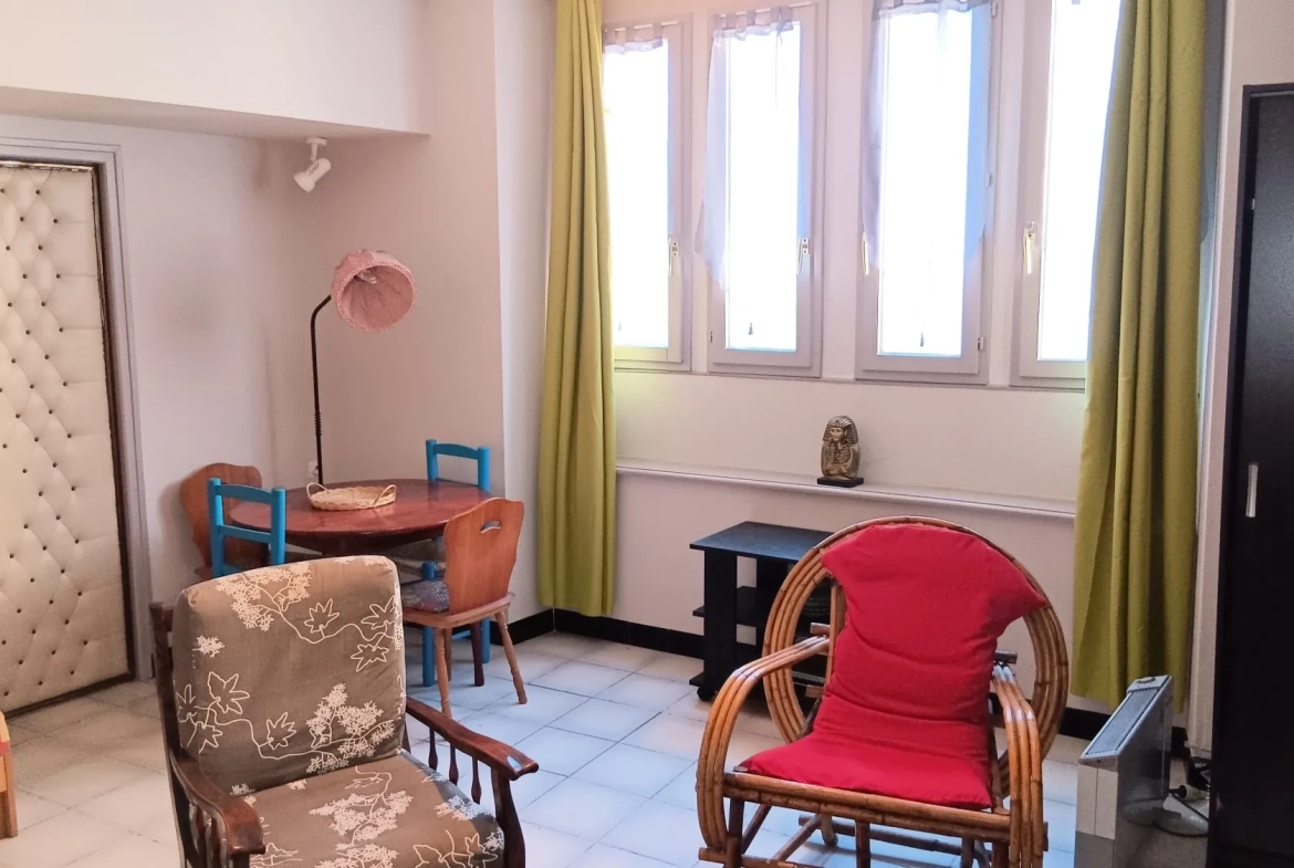 Appartement T2 à vendre à Saint-Béat-Lez avec vue montagne et proximité commerce 