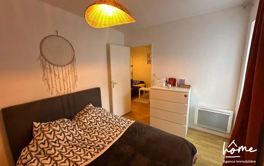 Appartement de type 2 à vendre en centre-ville de Landernau, idéal pour investisseur 