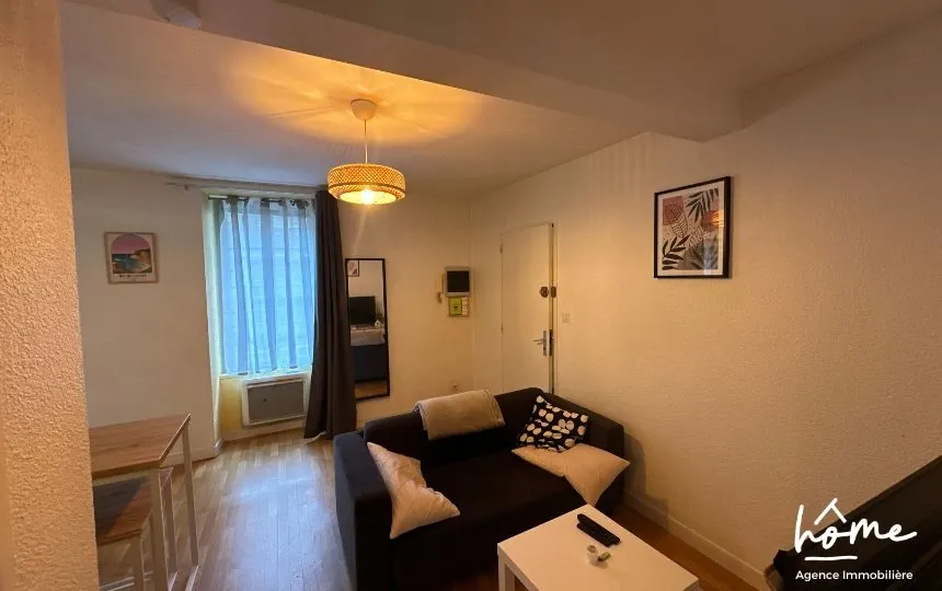 Appartement de type 2 à vendre en centre-ville de Landernau, idéal pour investisseur 