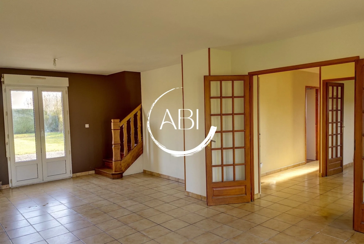 Maison de 115 m² avec 3 chambres et grand terrain à Joué du Bois 
