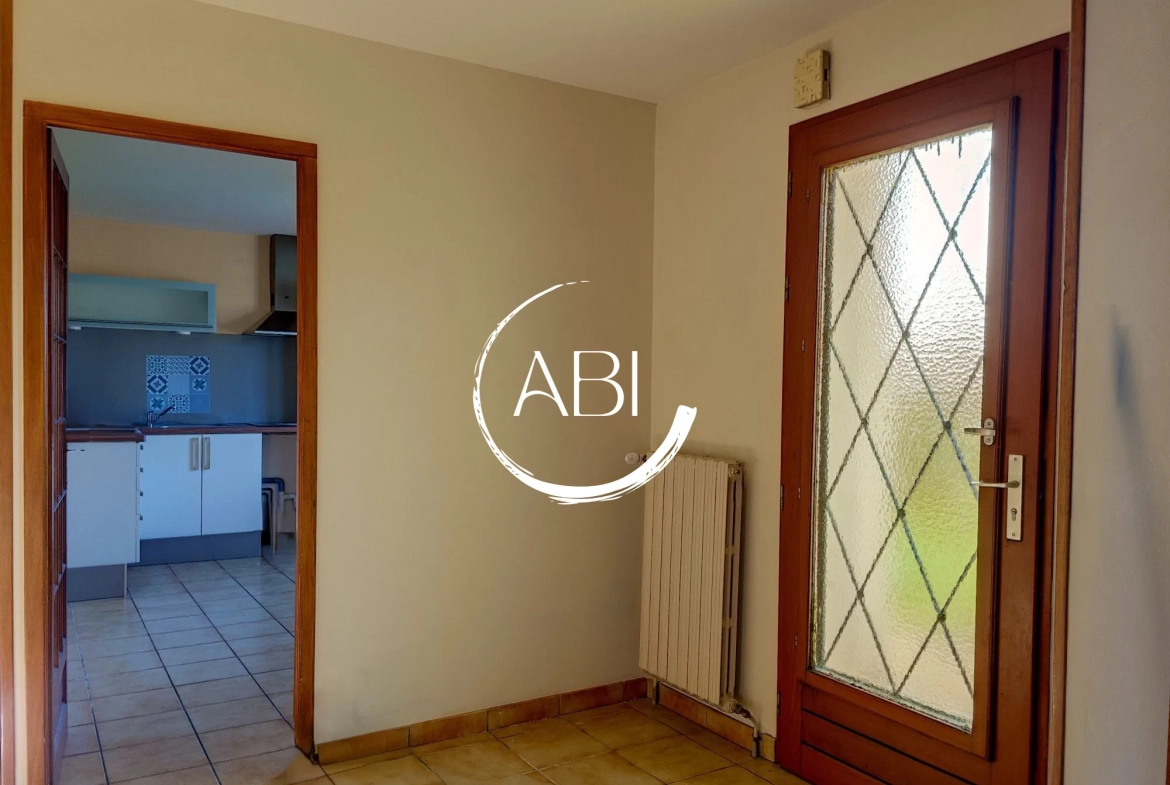 Maison de 115 m² avec 3 chambres et grand terrain à Joué du Bois 