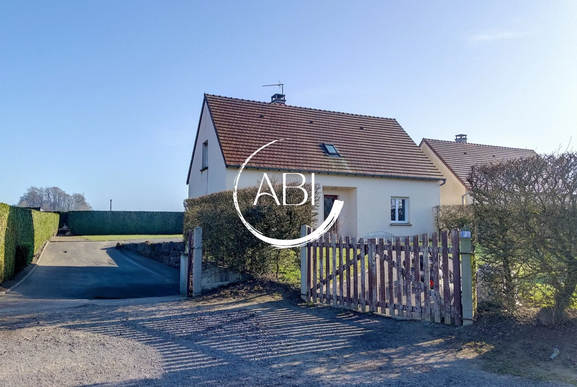 Maison de 115 m² avec 3 chambres et grand terrain à Joué du Bois 