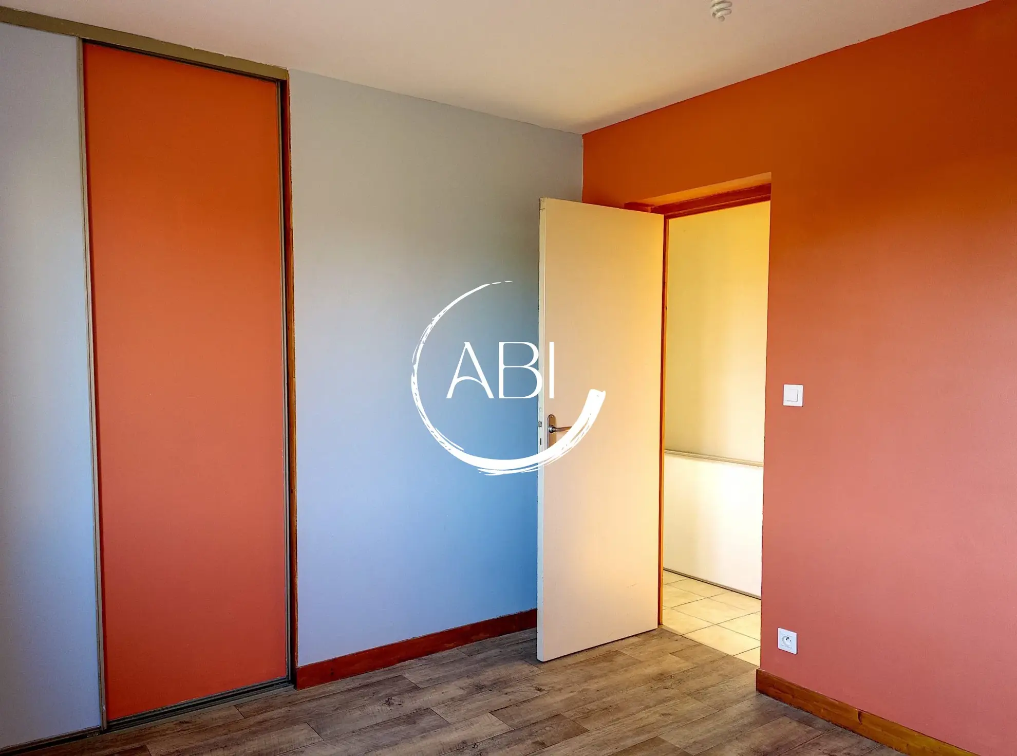Maison de 115 m² avec 3 chambres et grand terrain à Joué du Bois 
