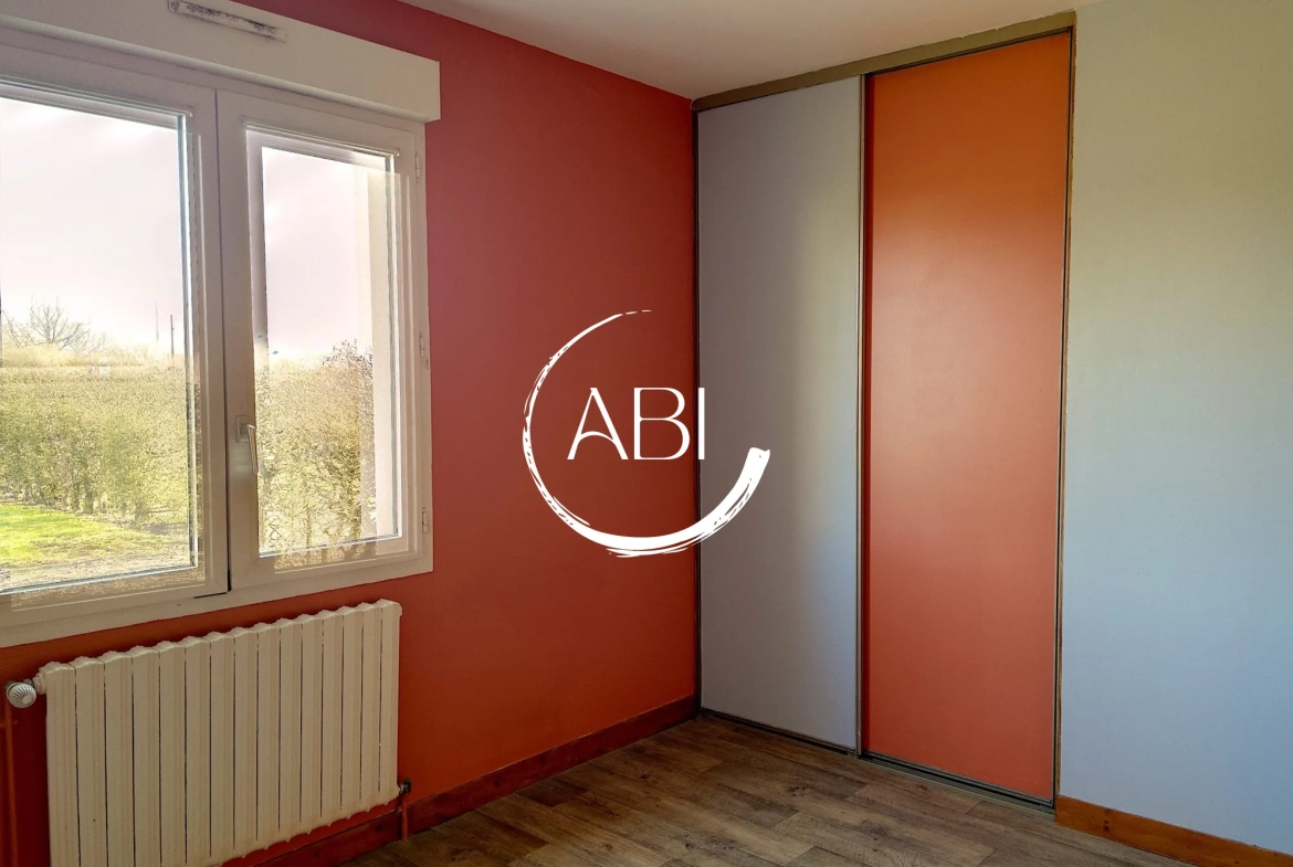 Maison de 115 m² avec 3 chambres et grand terrain à Joué du Bois 