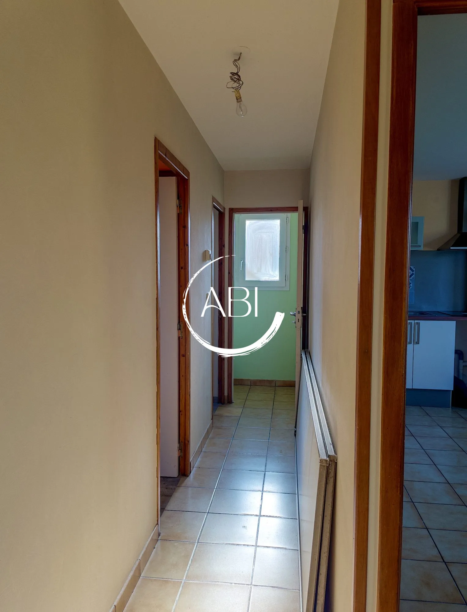 Maison de 115 m² avec 3 chambres et grand terrain à Joué du Bois 