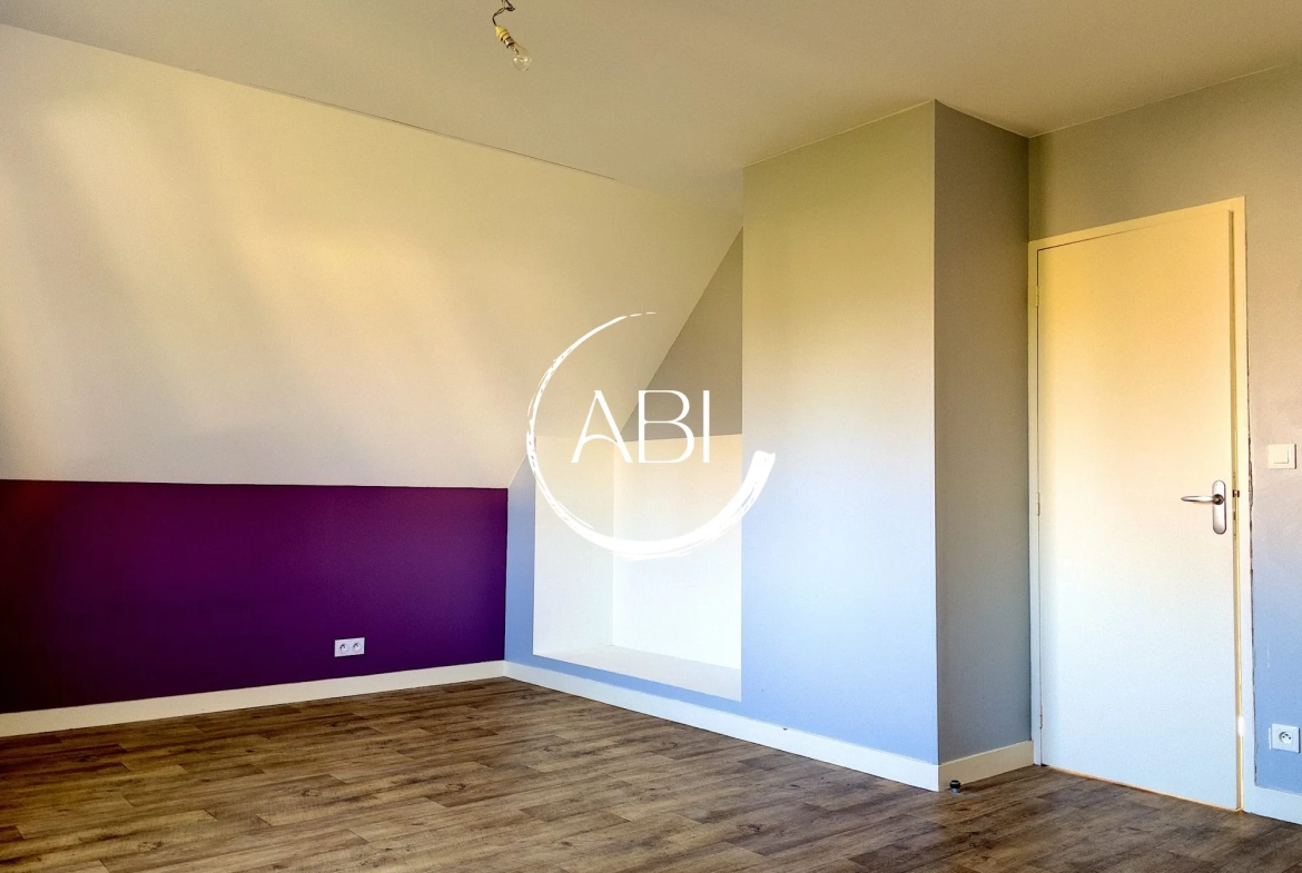 Maison de 115 m² avec 3 chambres et grand terrain à Joué du Bois 