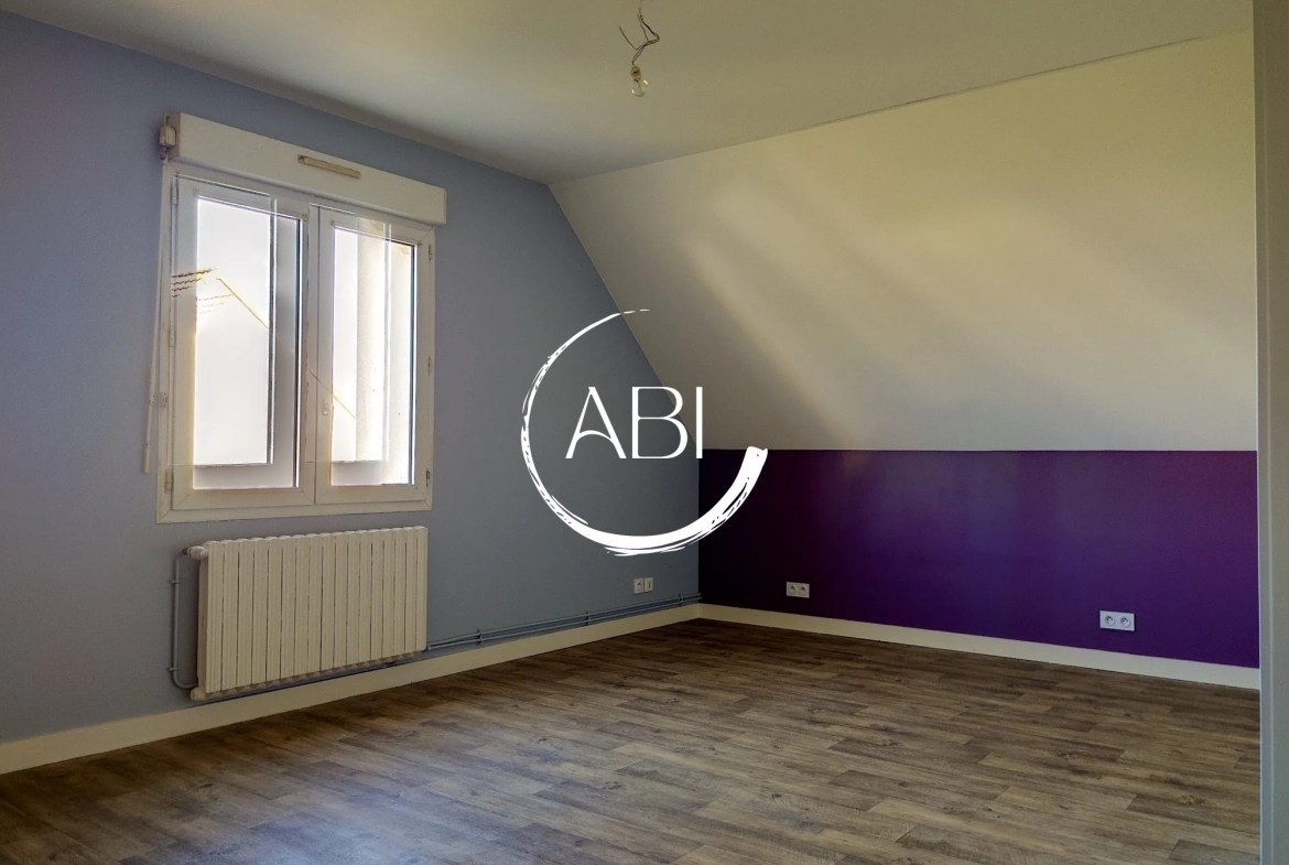 Maison de 115 m² avec 3 chambres et grand terrain à Joué du Bois 