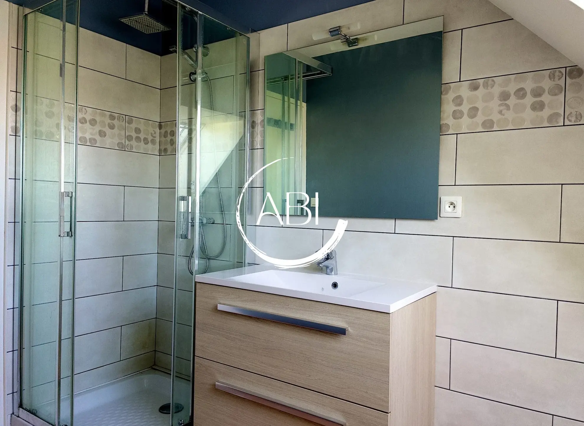 Maison de 115 m² avec 3 chambres et grand terrain à Joué du Bois 