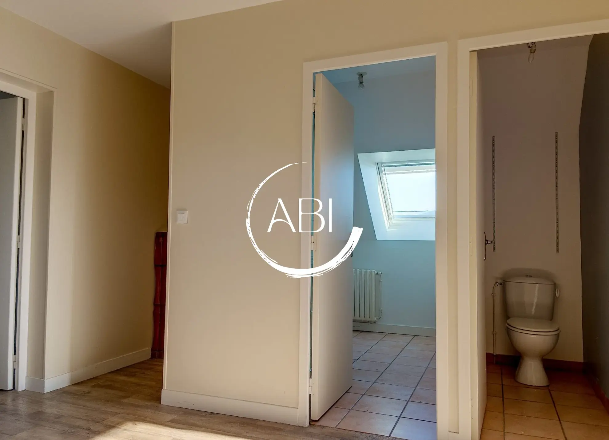 Maison de 115 m² avec 3 chambres et grand terrain à Joué du Bois 