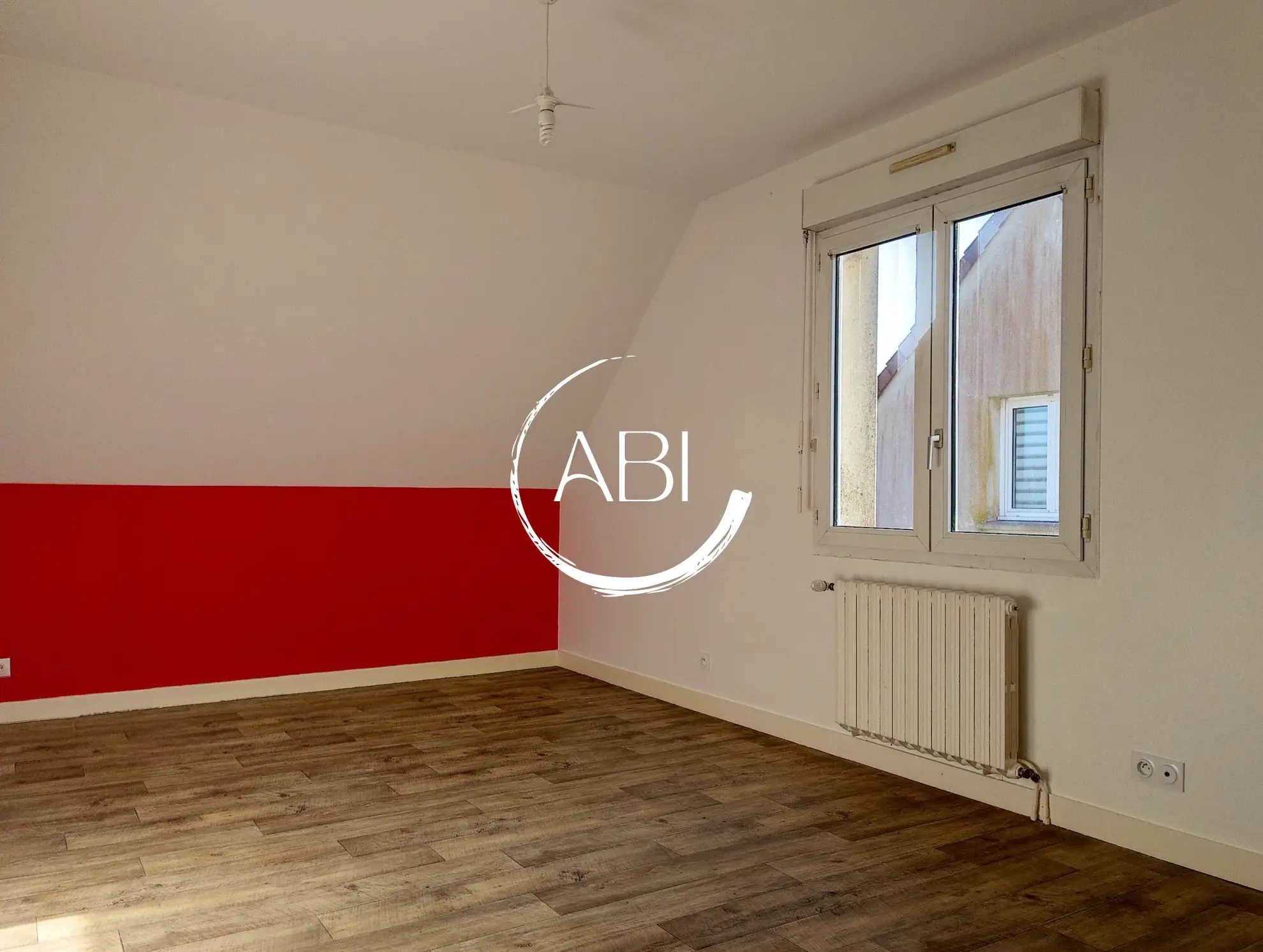 Maison de 115 m² avec 3 chambres et grand terrain à Joué du Bois 