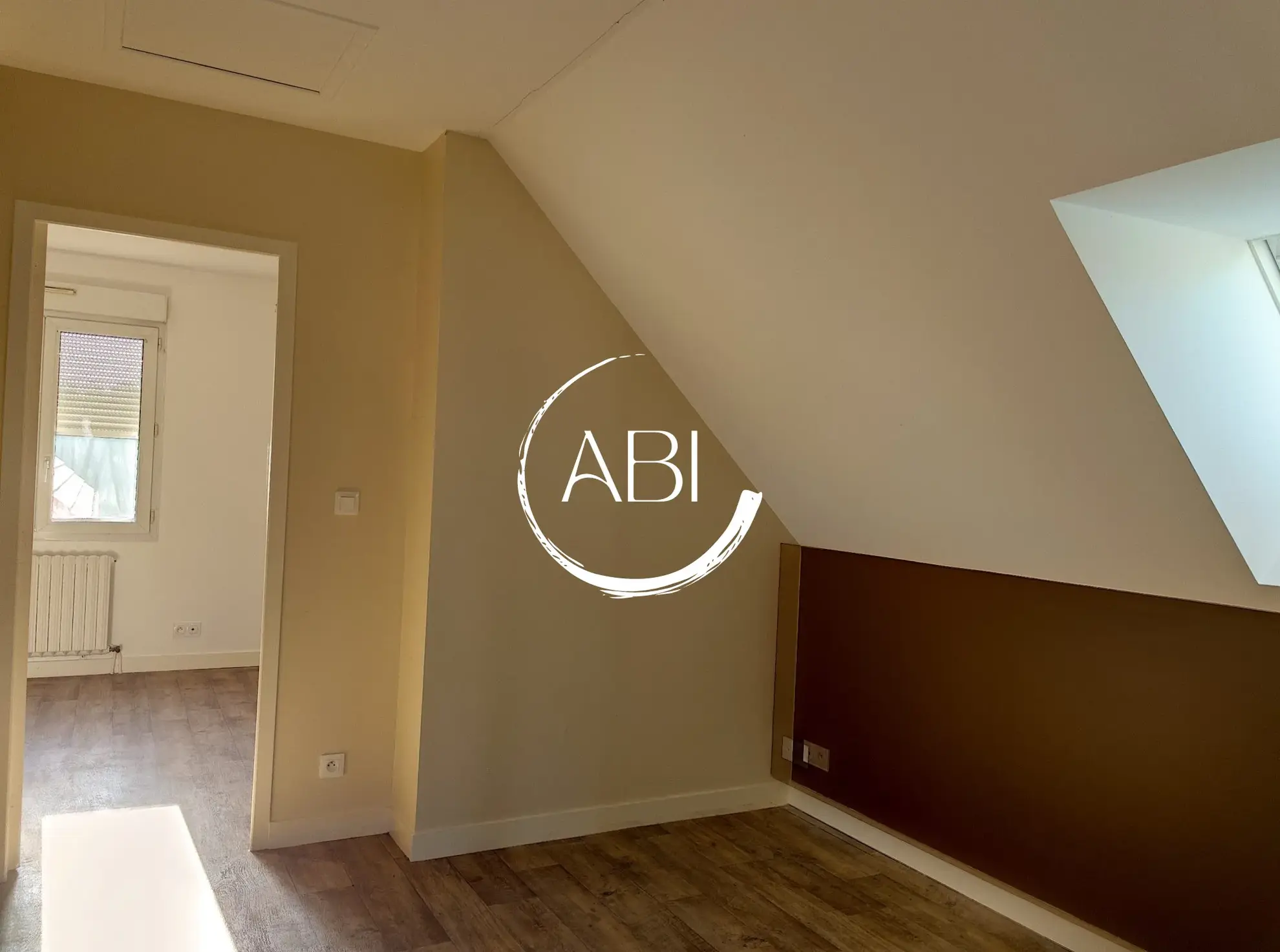 Maison de 115 m² avec 3 chambres et grand terrain à Joué du Bois 