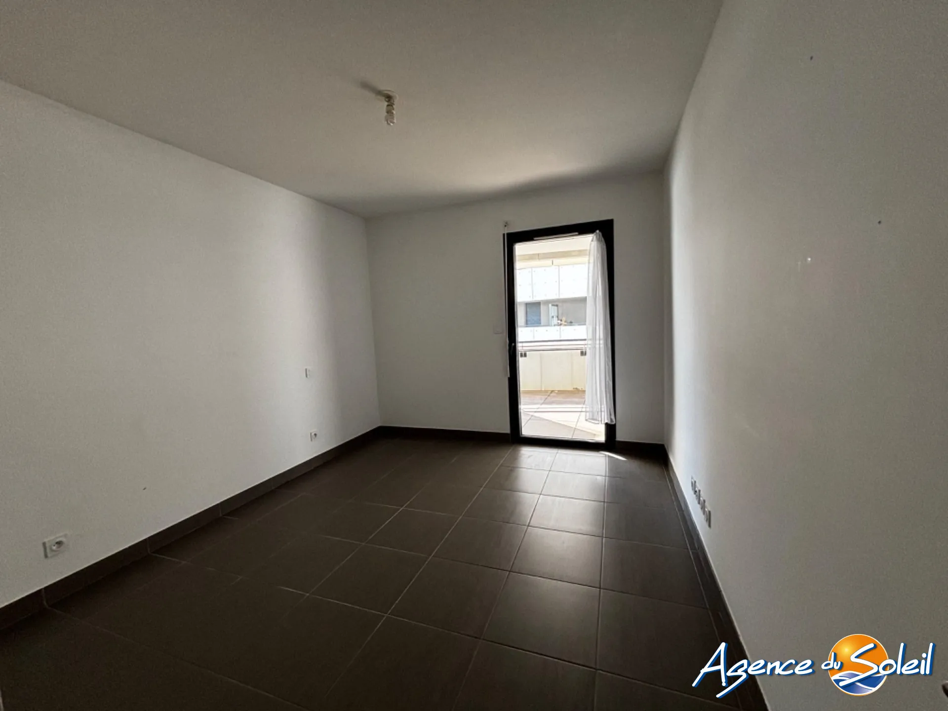 Bel appartement T2 en résidence de standing avec terrasse au Barcarès 
