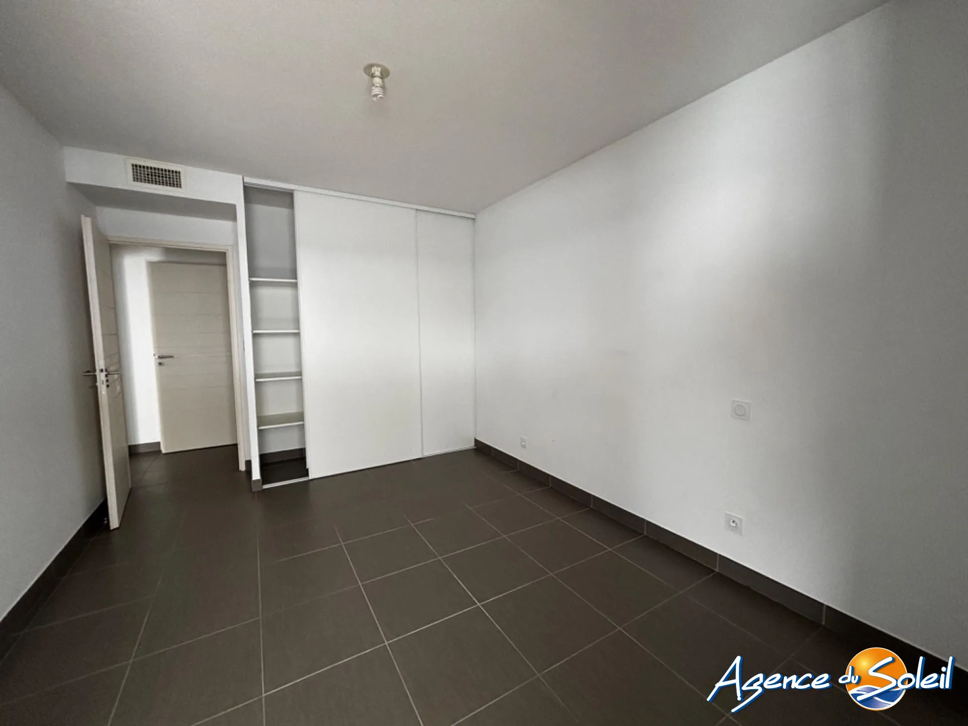 Bel appartement T2 en résidence de standing avec terrasse au Barcarès 