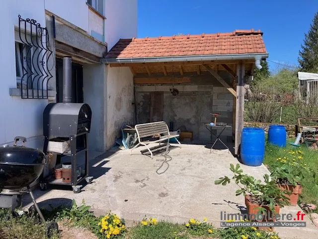 Maison à vendre à La Houssière avec vue panoramique, jardin et garage 