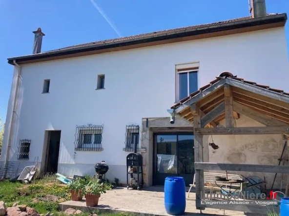 Maison à vendre à La Houssière avec vue panoramique, jardin et garage