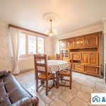 Maison à Villerupt avec grand jardin, 3 chambres, terrasse et stationnements