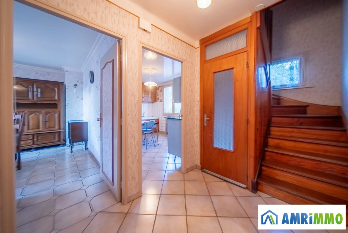 Maison à Villerupt avec grand jardin, 3 chambres, terrasse et stationnements 