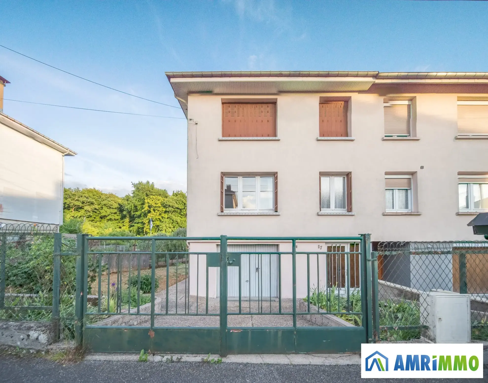 Maison à Villerupt avec grand jardin, 3 chambres, terrasse et stationnements 