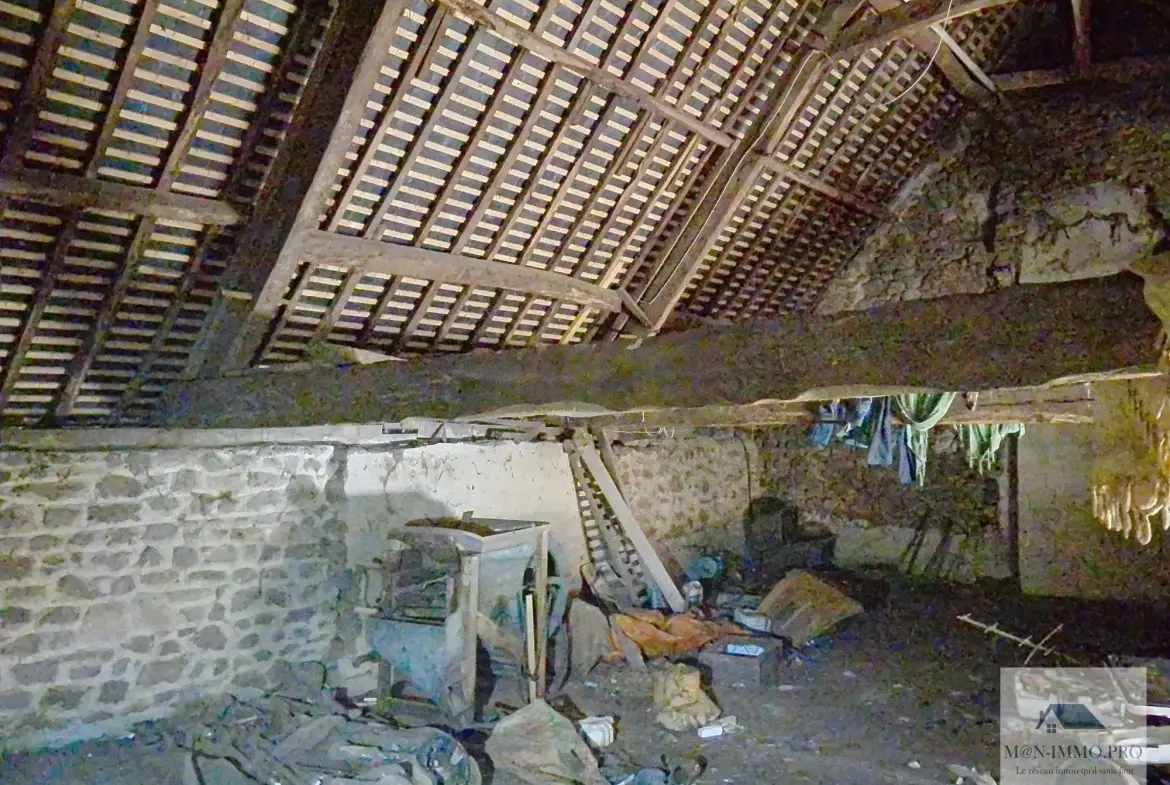 Longère en pierres à rénover à Chauvigne, exposition plein sud, proche Rennes 