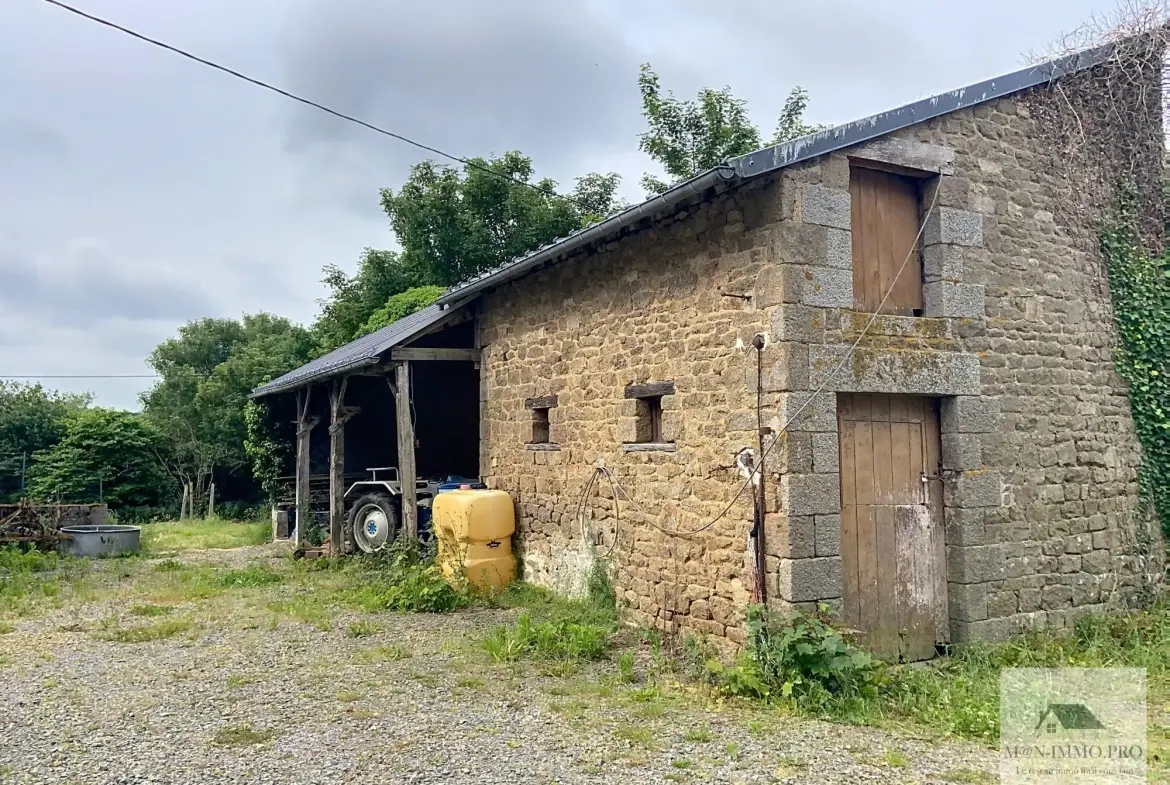 Longère en pierres à rénover à Chauvigne, exposition plein sud, proche Rennes 