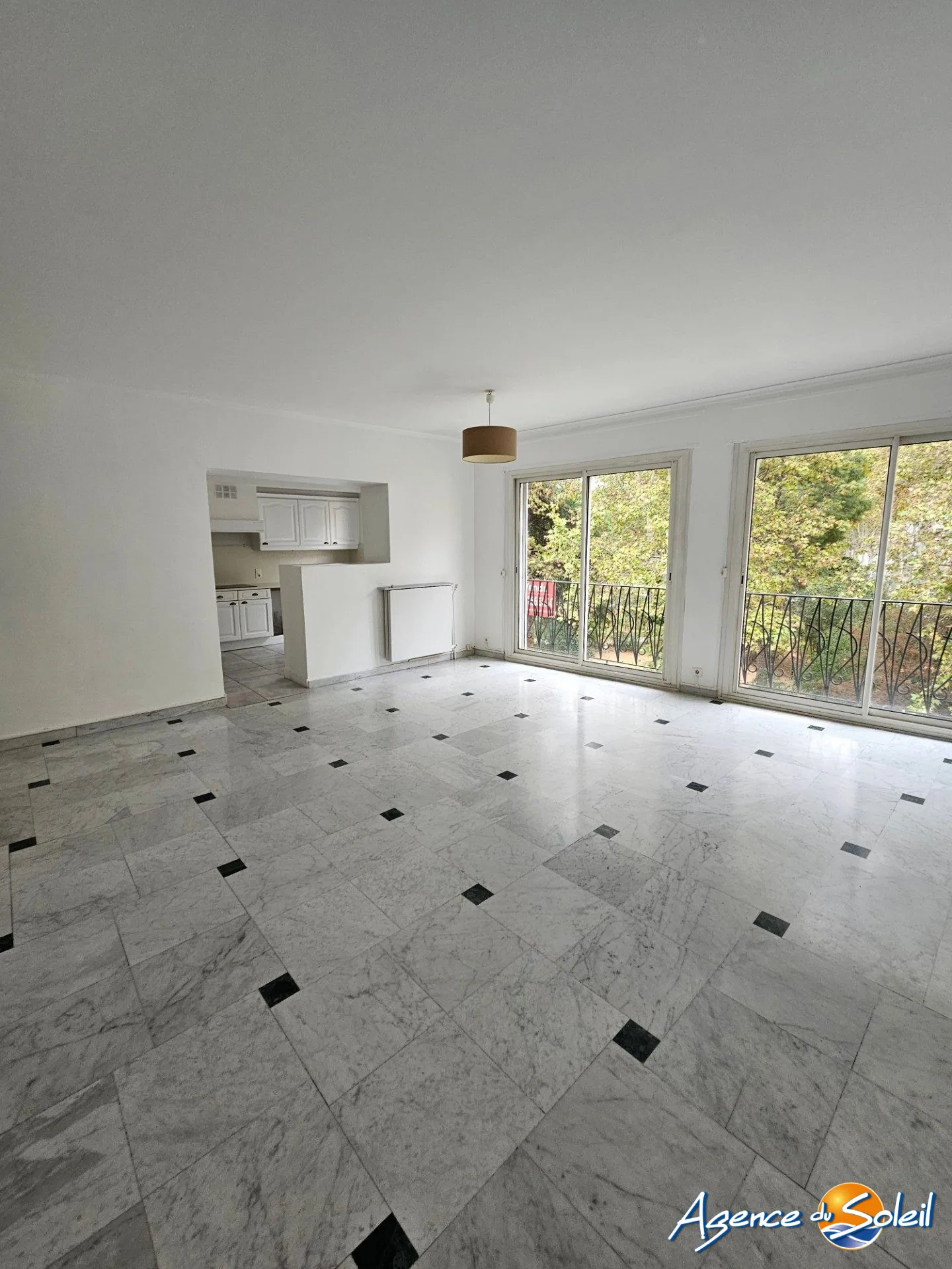 Appartement T5 lumineux avec vue sur parc à Narbonne 