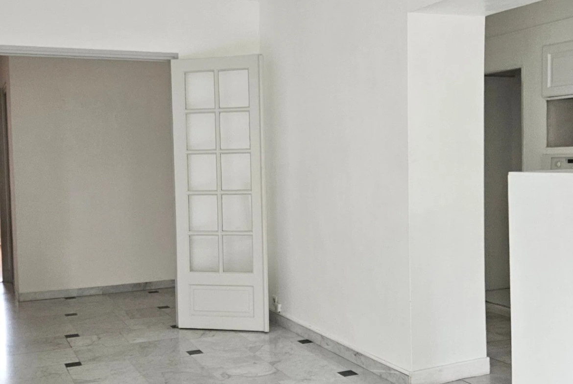 Appartement T5 lumineux avec vue sur parc à Narbonne 