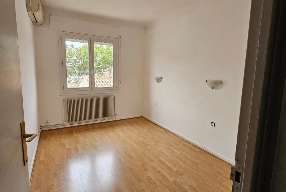 Appartement T5 lumineux avec vue sur parc à Narbonne 